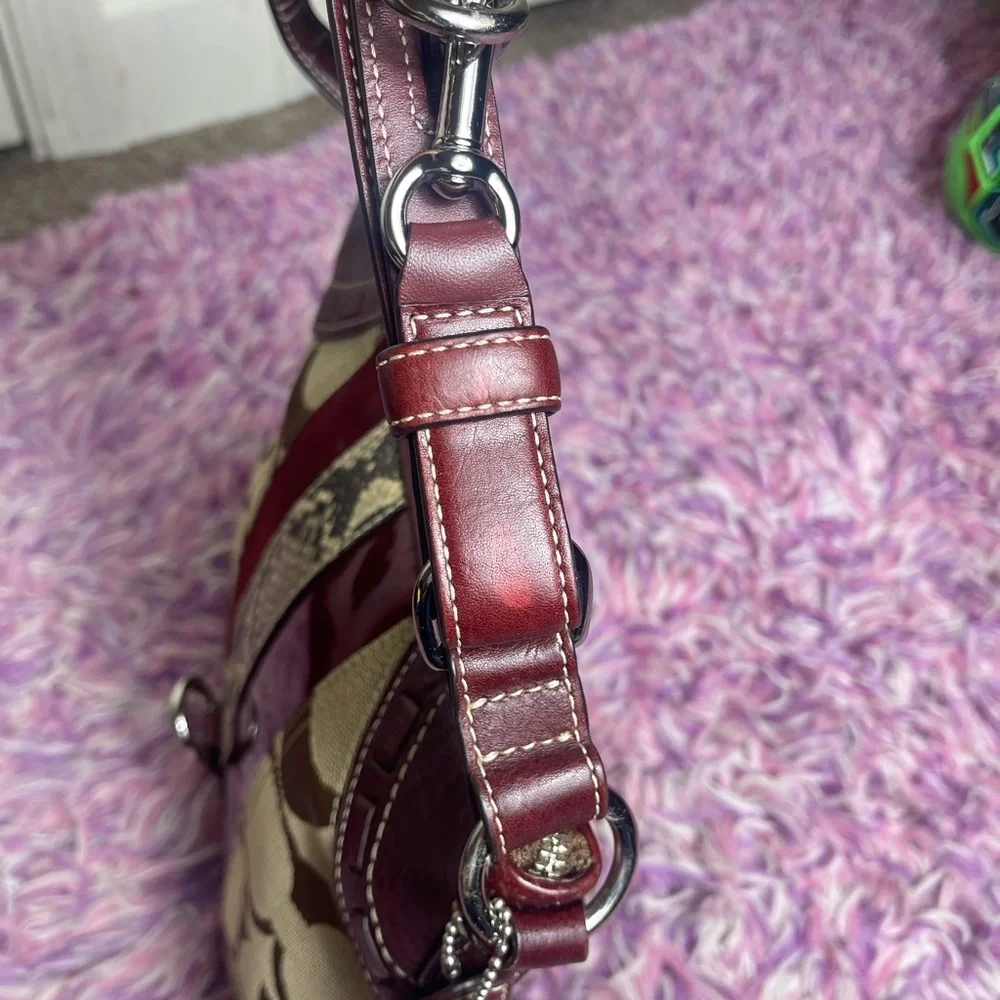 Coach Signature Shoulder Bag - Picture 4 of 8